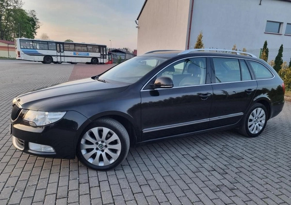 Skoda Superb cena 37900 przebieg: 299251, rok produkcji 2012 z Czarne małe 596